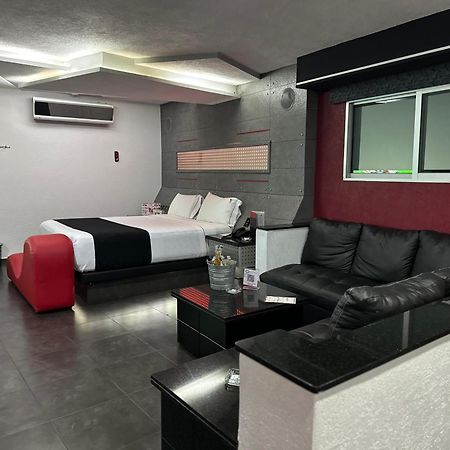 Kuboz Motor Hotel Zapopan Exteriör bild