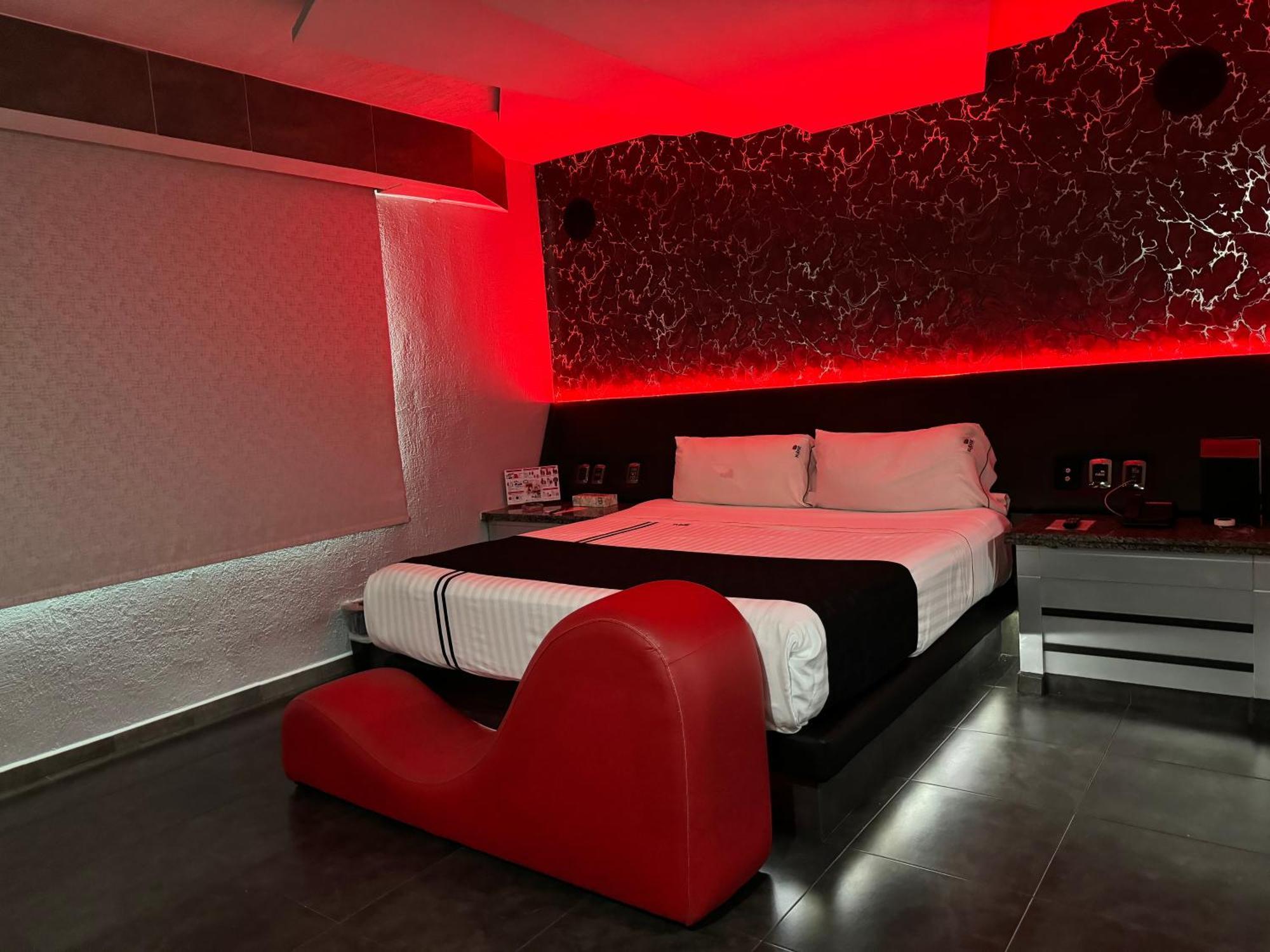 Kuboz Motor Hotel Zapopan Exteriör bild