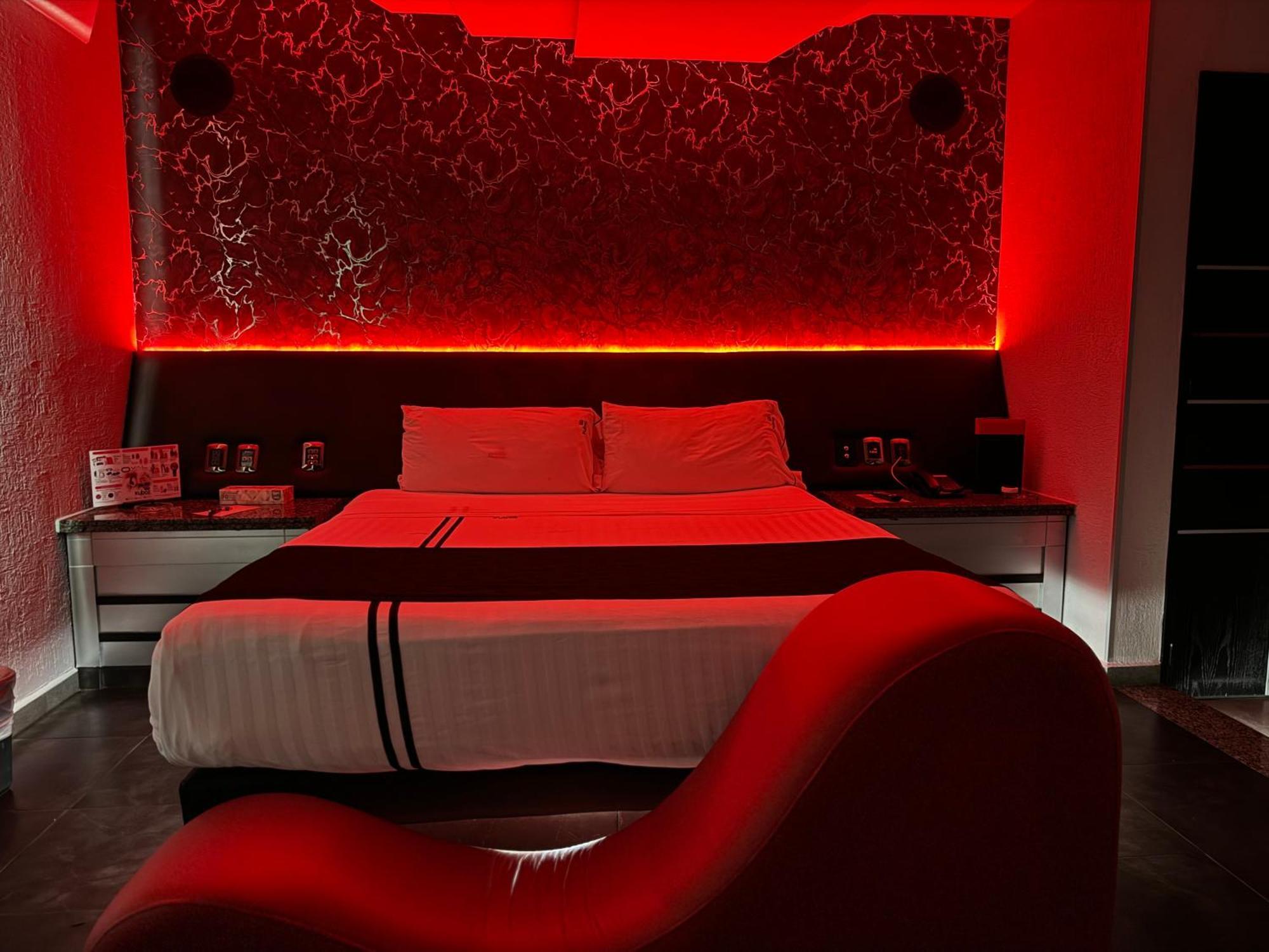 Kuboz Motor Hotel Zapopan Exteriör bild